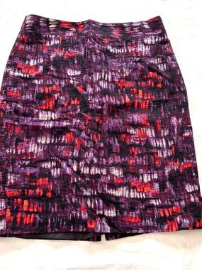 NWOT Ann Taylor Purple Abstract Print Pencil Skirt SZ M